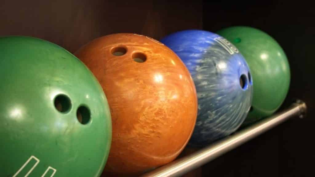 How To Clean Bowling Ball At Home (Step By Step Guideline) Clever Bowling